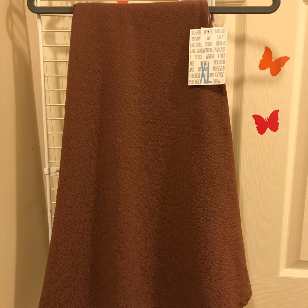 BNWT solid brown XL Cassie material azure skirt.